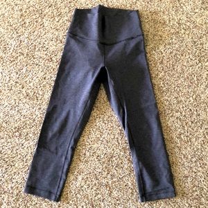 LULULEMON - Wunder Under - Size 6 - Grey